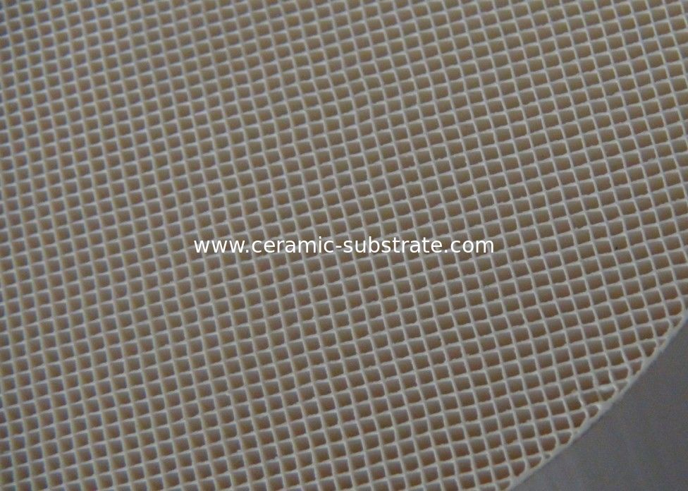 Płyta ceramiczna katalizatora o strukturze plastra miodu