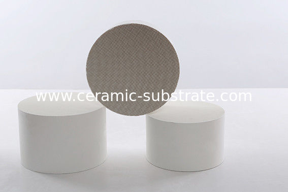 Porowaty kordierytowy filtr ceramiczny o strukturze plastra miodu dla 3-drożnych katalizatorów