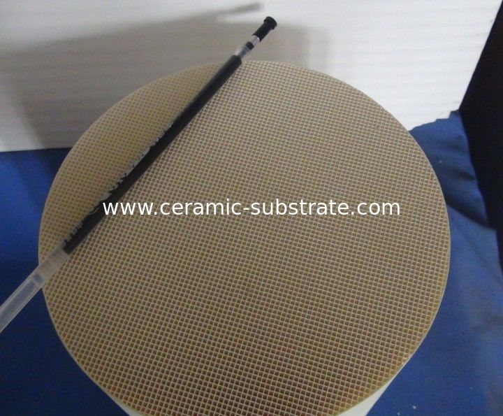 Filtr ceramiczny o strukturze plastra miodu samochodowego