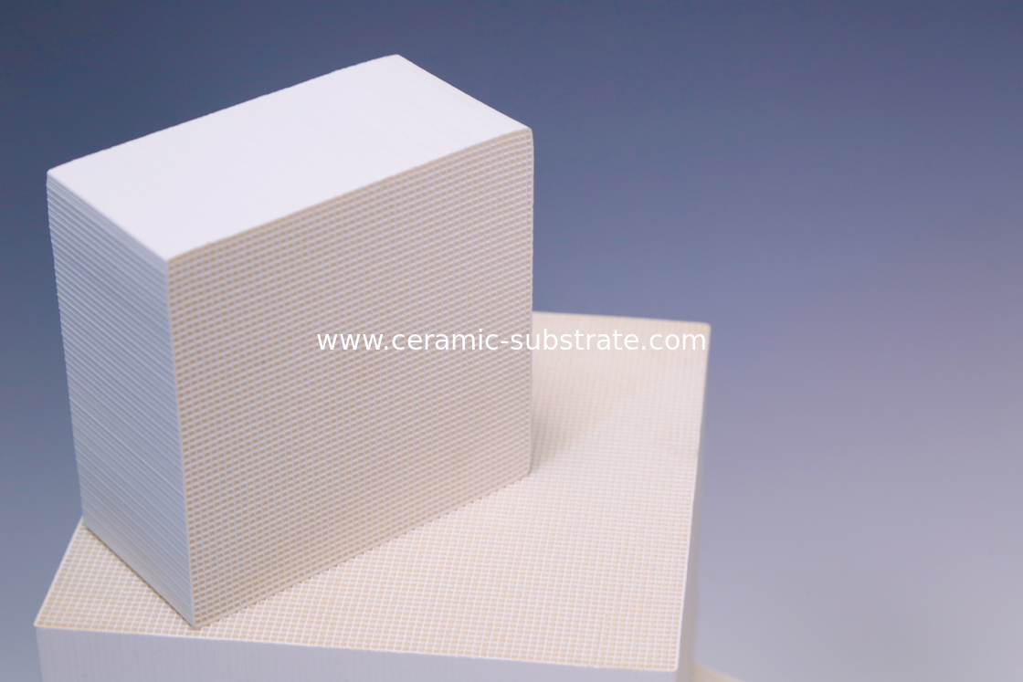 Al2O3 Honeycomb Ceramiczny biały SiO2 MgO do przemysłowych VOC